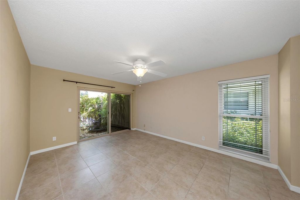 Image 15 of property listing at 3582 FAIRWAY FOREST DRIVE, Palm Harbor, FL 34685