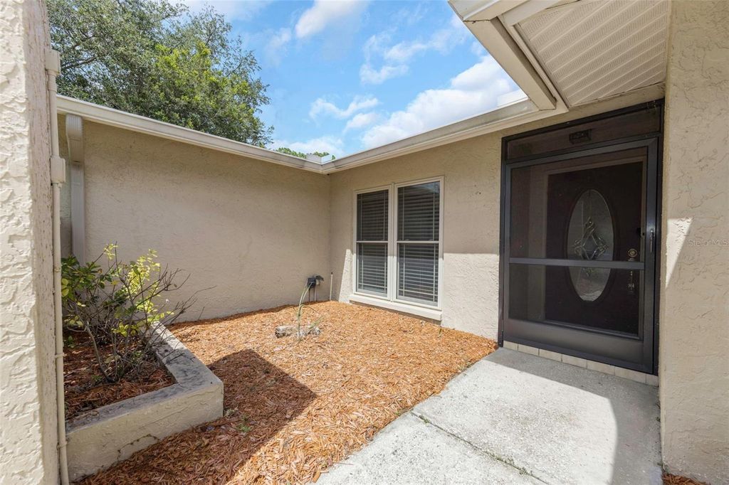 Image 5 of property listing at 3582 FAIRWAY FOREST DRIVE, Palm Harbor, FL 34685