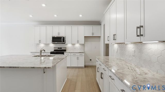 9365 Stingray Point Ct, New Kent, VA 23124