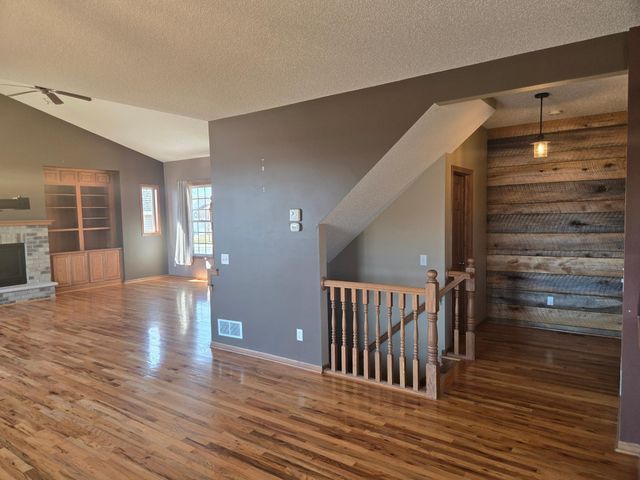 502 Pond View Drive SE, Lonsdale, MN 55046