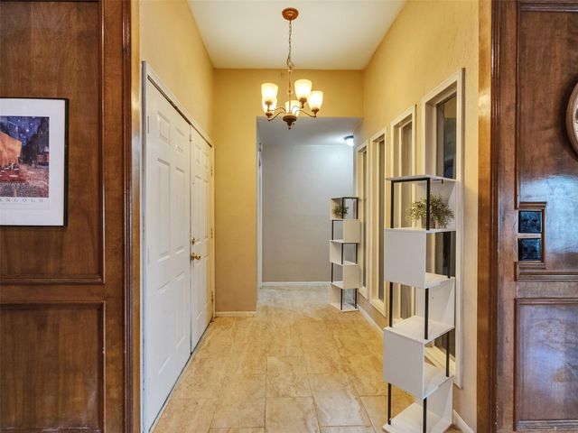 213 Valley Brook Drive, La Porte, TX 77571
