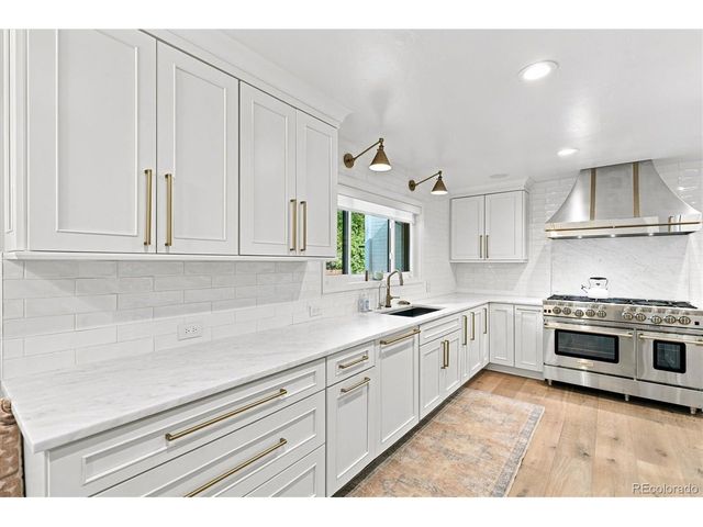 5001 Bow Mar Dr, Littleton, CO 80123