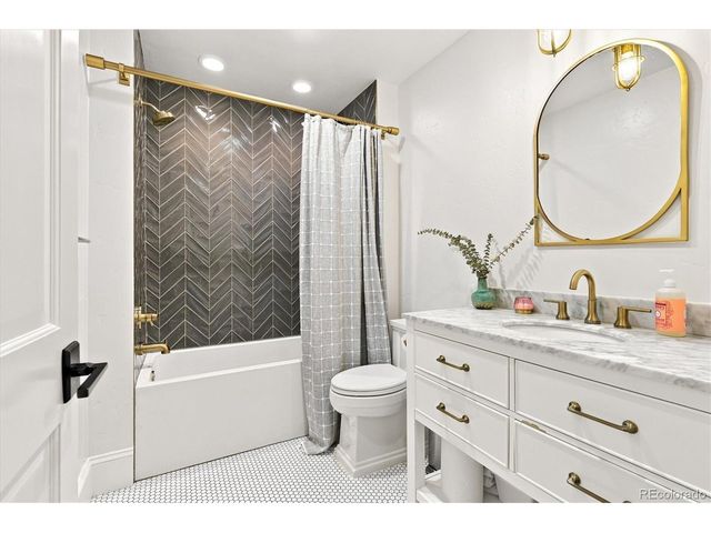 5001 Bow Mar Dr, Littleton, CO 80123