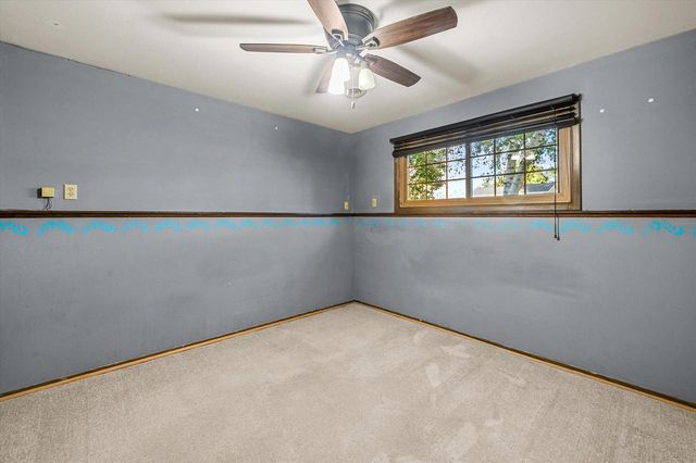 622 Clearview DRIVE, West Bend, WI 53090