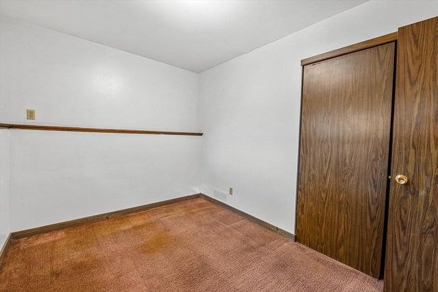 622 Clearview DRIVE, West Bend, WI 53090