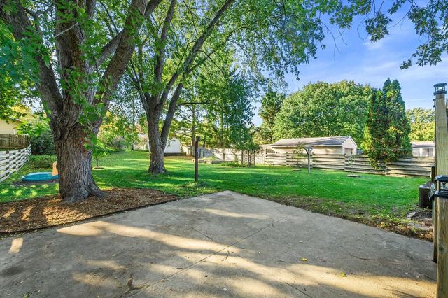 622 Clearview DRIVE, West Bend, WI 53090