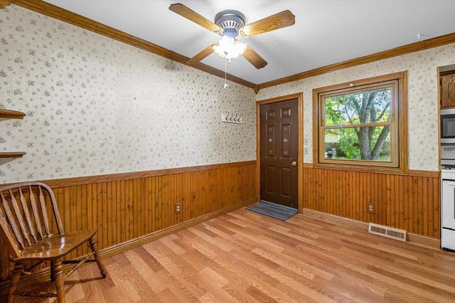 622 Clearview DRIVE, West Bend, WI 53090