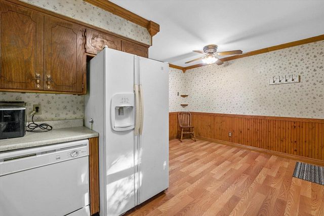 622 Clearview DRIVE, West Bend, WI 53090