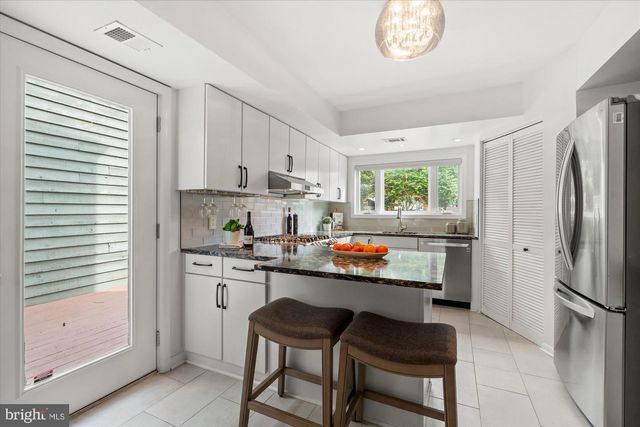 1016 PENDLETON ST, Alexandria, VA 22314