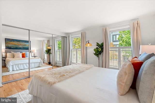 1016 PENDLETON ST, Alexandria, VA 22314