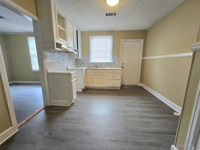 2040 MCKINLEY Avenue, Montgomery, AL 36107