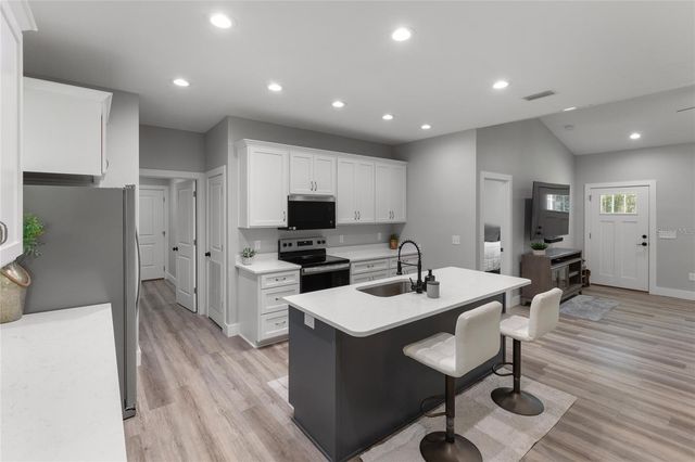 207 N PALMETTO AVENUE, Florahome, FL 32140
