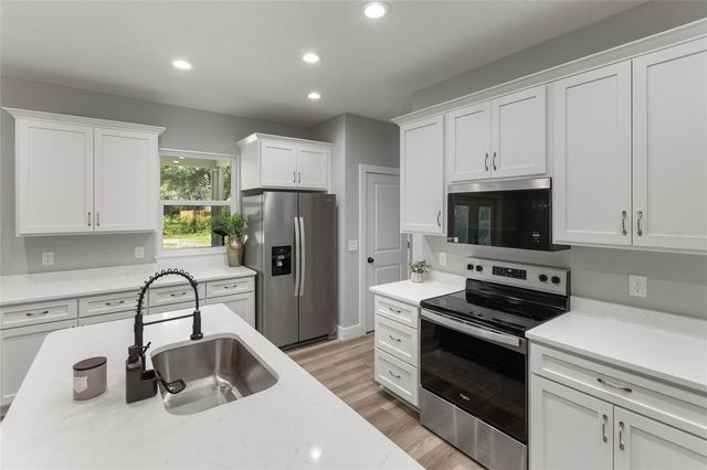 207 N PALMETTO AVENUE, Florahome, FL 32140