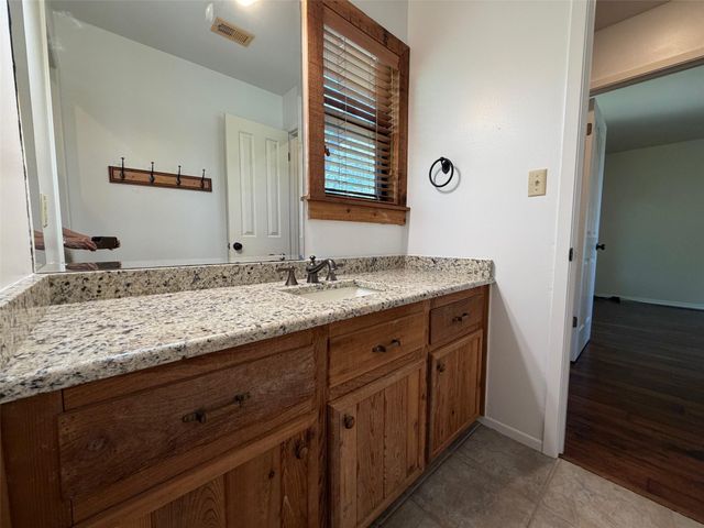 406 Coventry RD, Spicewood, TX 78669