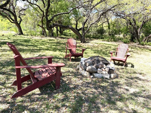 406 Coventry RD, Spicewood, TX 78669