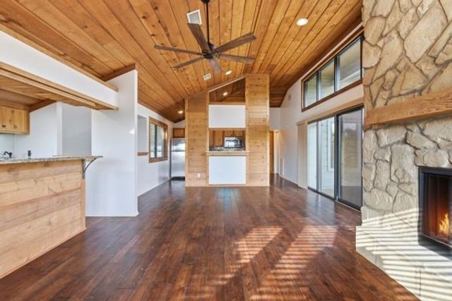 406 Coventry RD, Spicewood, TX 78669