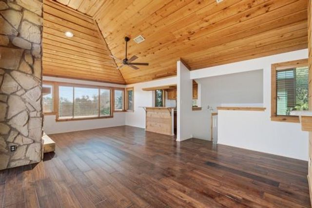 406 Coventry RD, Spicewood, TX 78669