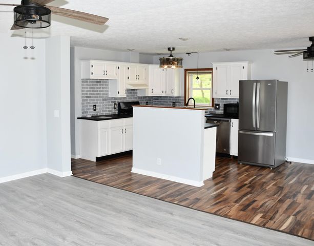 9730 N Marine Key Drive, Syracuse, IN 46567