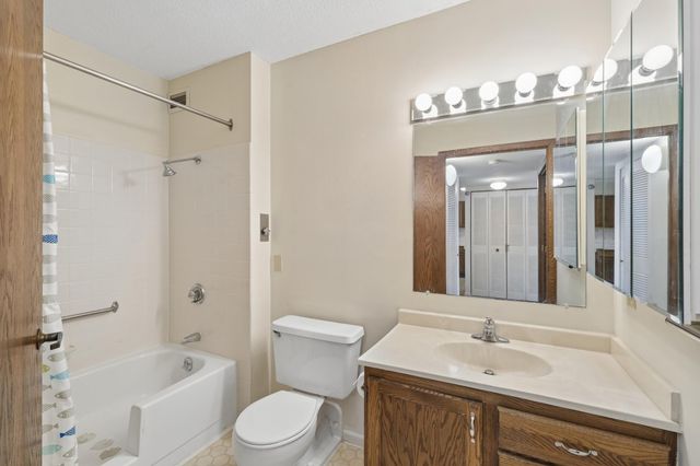6615 Lake Shore Drive S 406, Richfield, MN 55423