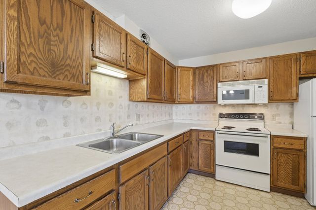 6615 Lake Shore Drive S 406, Richfield, MN 55423