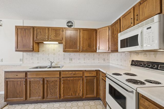 6615 Lake Shore Drive S 406, Richfield, MN 55423