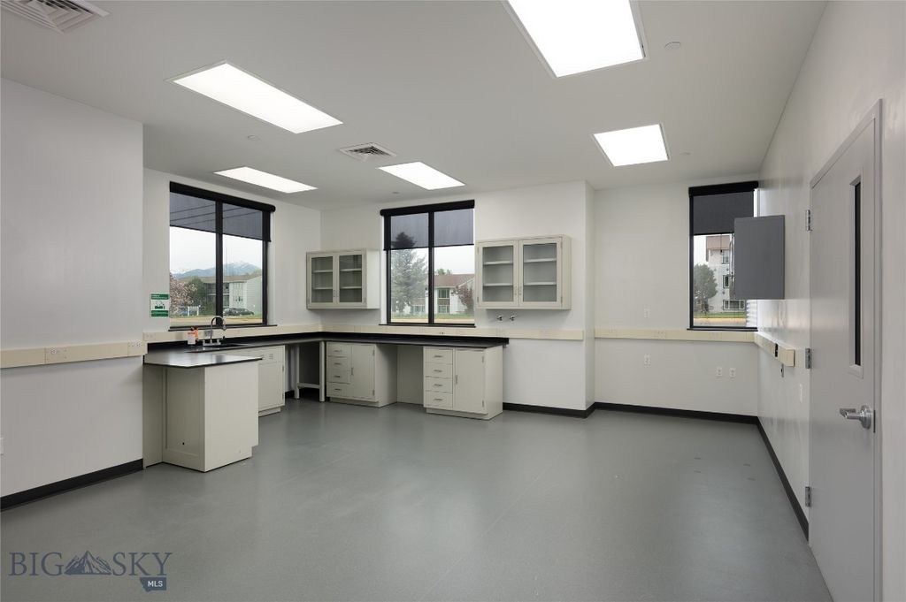 1755 S 19th Avenue, Bozeman, MT 59718 photo 9