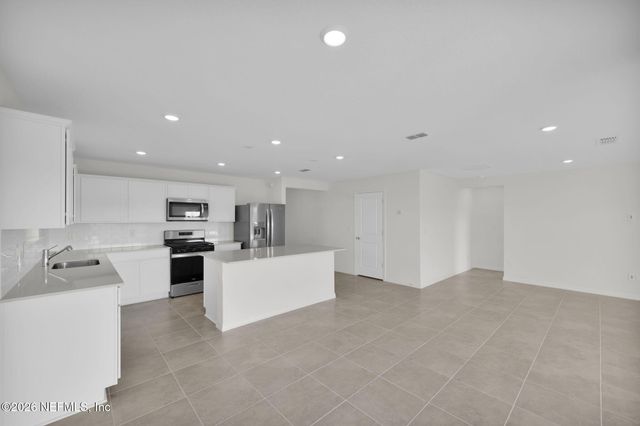 7081 SANDPERCH Street, Jacksonville, FL 32244
