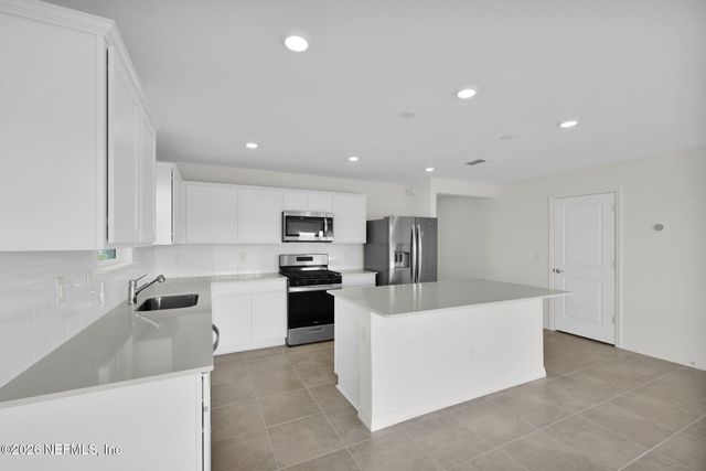 7081 SANDPERCH Street, Jacksonville, FL 32244