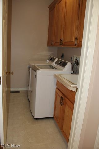 37603 Stoney Lake Drive, North Ridgeville, OH 44039