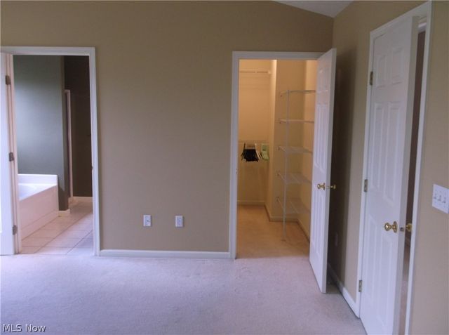 37603 Stoney Lake Drive, North Ridgeville, OH 44039