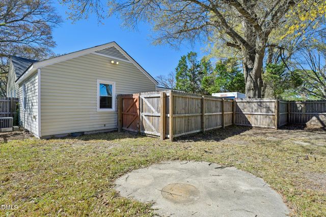 712 Fairground Road, Dunn, NC 28334