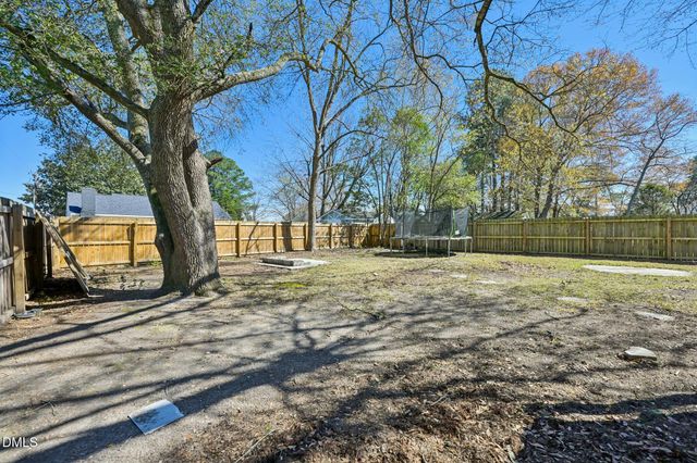 712 Fairground Road, Dunn, NC 28334