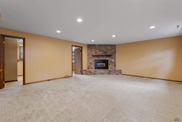 2708 RAYMOND DR, Rapid City, SD 57702