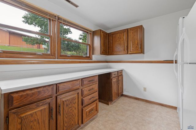 2708 RAYMOND DR, Rapid City, SD 57702
