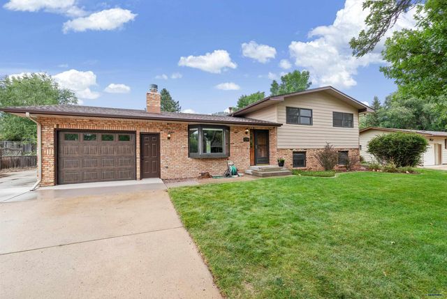 2708 RAYMOND DR, Rapid City, SD 57702