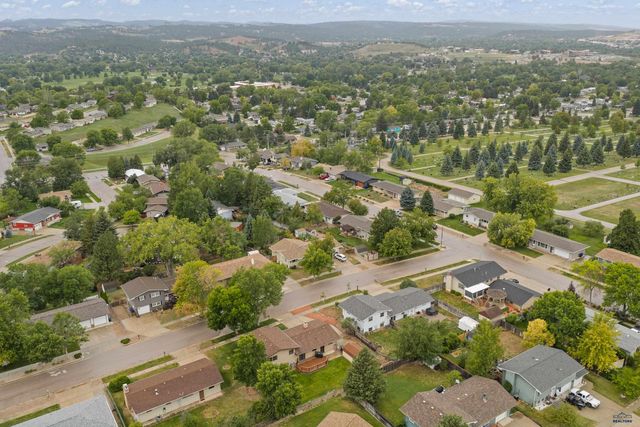 2708 RAYMOND DR, Rapid City, SD 57702