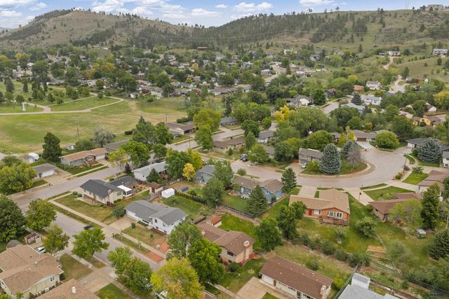 2708 RAYMOND DR, Rapid City, SD 57702