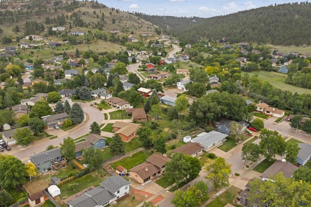 2708 RAYMOND DR, Rapid City, SD 57702