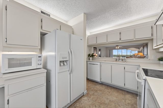 2491 NE Ocean Boulevard 106, Stuart, FL 34996