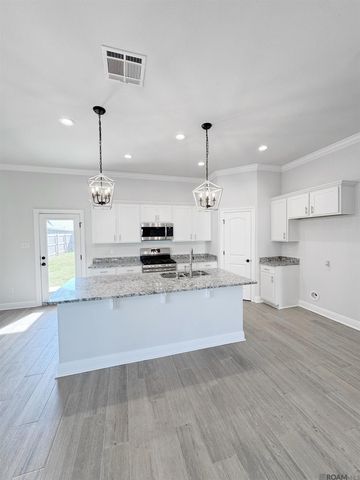 17048 Avocet Dr, Prairieville, LA 70769