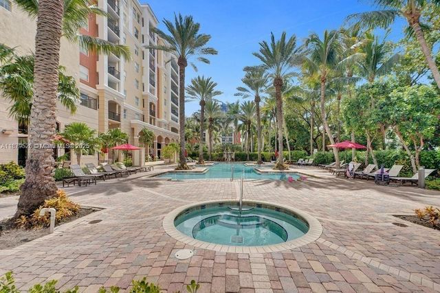 17150 N BAY RD 2220, Sunny Isles Beach, FL 33160