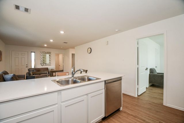 9315 Sierra Point Way, Baytown, TX 77521