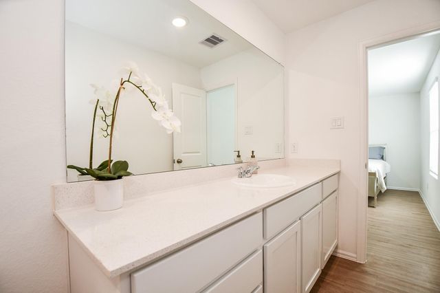 9315 Sierra Point Way, Baytown, TX 77521