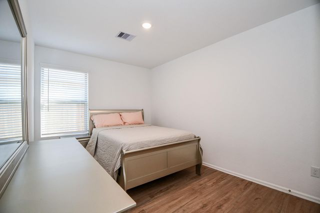 9315 Sierra Point Way, Baytown, TX 77521