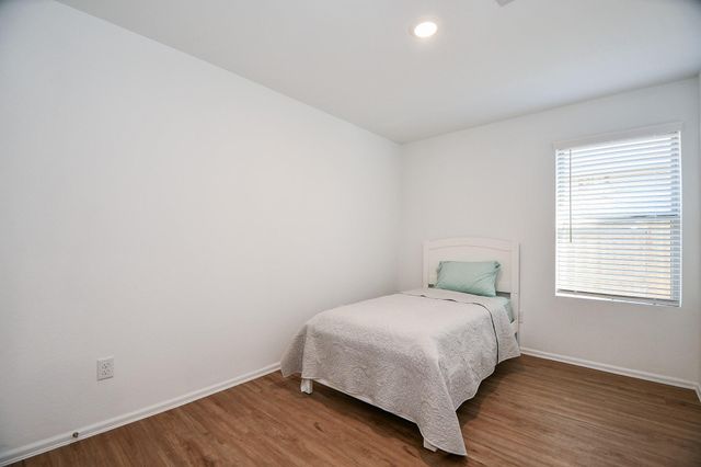 9315 Sierra Point Way, Baytown, TX 77521