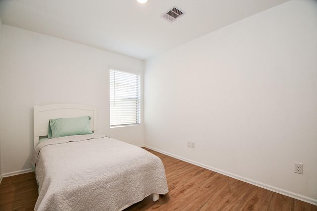 9315 Sierra Point Way, Baytown, TX 77521