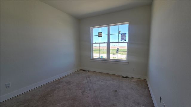1985 Royal Oak Ridge Road, Marion, IA 52302