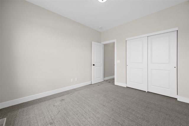1985 Royal Oak Ridge Road, Marion, IA 52302