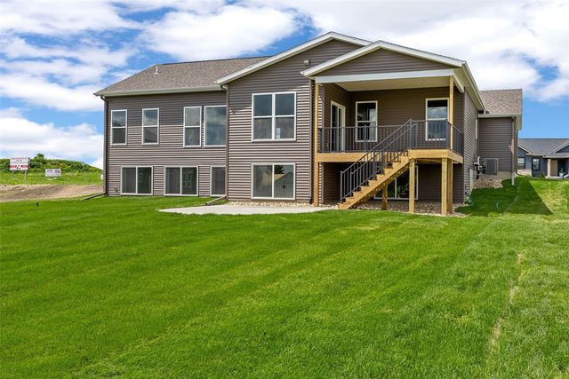 1985 Royal Oak Ridge Road, Marion, IA 52302