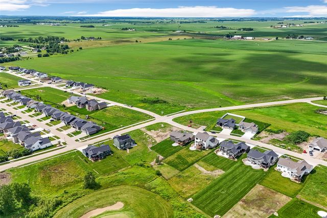 1985 Royal Oak Ridge Road, Marion, IA 52302